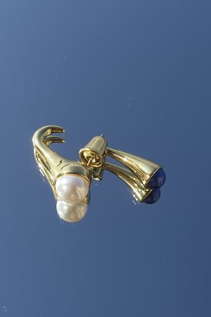 Trendy Front and Back Pearl Stud Earrings - 2025 European American Hip Hop Niche Design, Cool Statement Jewelry