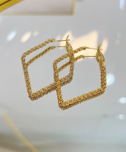 Trendy Geometric Diamond-Shaped Earrings - Minimalist French Light Luxury Ear Clips for 2025