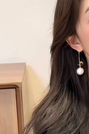 Trendy Gold Round Disc Bead Hook Earrings for Women, Minimalist High-End Ear Accessories, Versatile Fashion Jewelry 2025