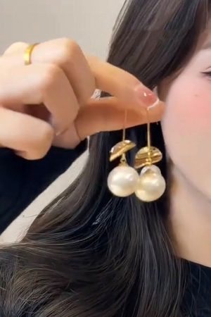 Trendy Gold Round Disc Bead Hook Earrings for Women, Minimalist High-End Ear Accessories, Versatile Fashion Jewelry 2025
