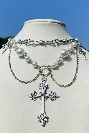 Trendy Heart-Shaped Faux Pearl Beaded Necklace for Women, European and American Cross-Border Fashion Jewelry for Hot Girls