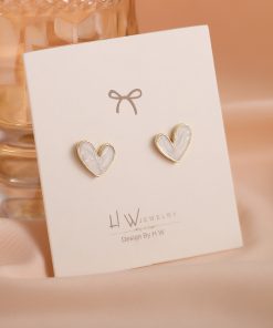 Trendy Heart-Shaped Stud Earrings for Women, Unique Light Luxury Design, High-End Autumn/Winter 2025 Fashion Statement