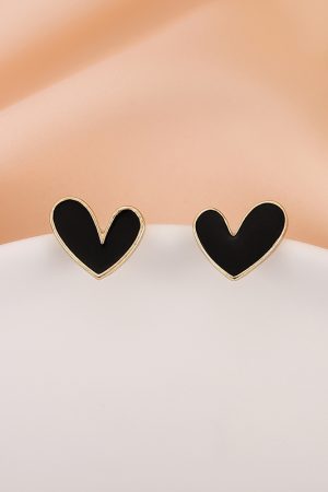 Trendy Heart-Shaped Stud Earrings for Women, Unique Light Luxury Design, High-End Autumn/Winter 2025 Fashion Statement