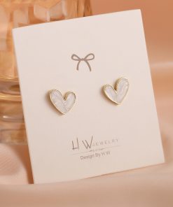 Trendy Heart-Shaped Stud Earrings for Women, Unique Light Luxury Design, High-End Autumn/Winter 2025 Fashion Statement