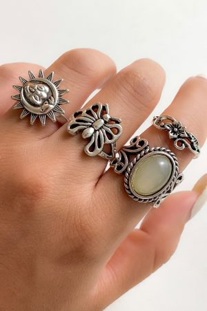 Trendy Hip-Hop Retro Egg Face and Butterfly Ring Set - European and American Jewelry Design for Unique Style