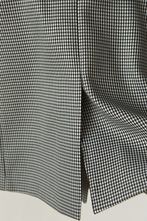 Trendy Houndstooth Tailored Sleeveless Vest with Cinched Waist - Classic Commuting Style for Chic Outfits