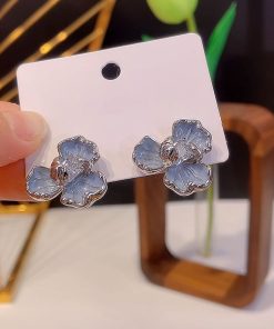 Trendy Iris Flower Stud Earrings - Elegant Niche Design, Light Luxury High-End Versatile Ear Accessories for 2025 Fashion
