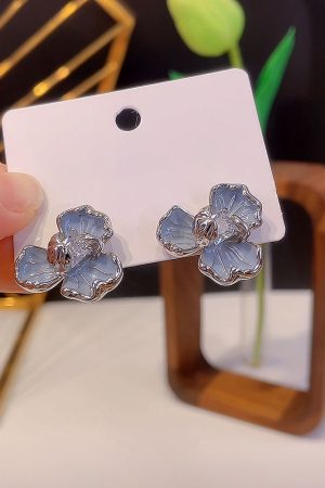 Trendy Iris Flower Stud Earrings - Elegant Niche Design, Light Luxury High-End Versatile Ear Accessories for 2025 Fashion