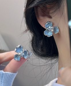 Trendy Iris Flower Stud Earrings - Elegant Niche Design, Light Luxury High-End Versatile Ear Accessories for 2025 Fashion