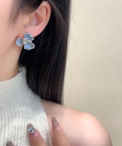 Trendy Iris Flower Stud Earrings - Elegant Niche Design, Light Luxury High-End Versatile Ear Accessories for 2025 Fashion