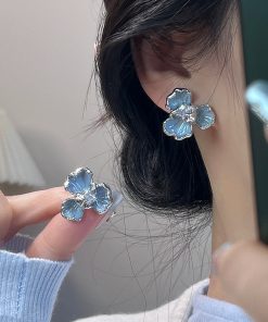 Trendy Iris Flower Stud Earrings - Elegant Niche Design, Light Luxury High-End Versatile Ear Accessories for 2025 Fashion