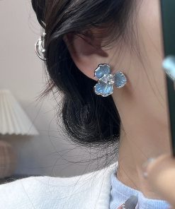 Trendy Iris Flower Stud Earrings - Elegant Niche Design, Light Luxury High-End Versatile Ear Accessories for 2025 Fashion