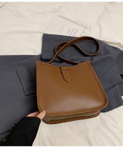 Trendy Large Capacity Crossbody Bag for Women, Stylish Minimalist Winter Commuter Handbag, 2025 Model