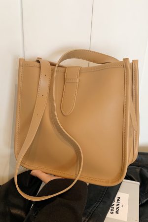 Trendy Large Capacity Crossbody Bag for Women, Stylish Minimalist Winter Commuter Handbag, 2025 Model
