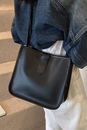 Trendy Large Capacity Crossbody Bag for Women, Stylish Minimalist Winter Commuter Handbag, 2025 Model