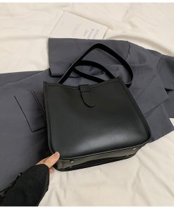 Trendy Large Capacity Crossbody Bag for Women, Stylish Minimalist Winter Commuter Handbag, 2025 Model