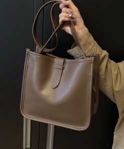 Trendy Large Capacity Crossbody Bag for Women, Stylish Minimalist Winter Commuter Handbag, 2025 Model