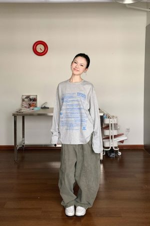 Trendy Long Sleeve T-Shirt with Loose Fit and Letter Print, Versatile American Style Top for Spring 2025 Fashion
