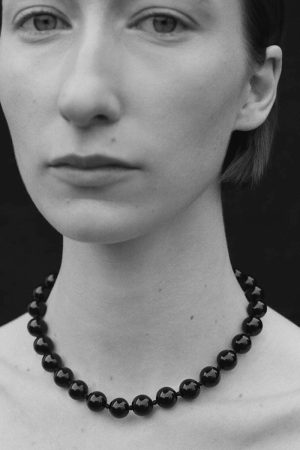 Trendy Minimalist Black Agate Necklace with Natural Stone Round Beads - Niche Design for Modern Fashion Lovers