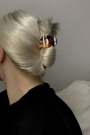 Trendy Minimalist Hair Clip for Thin Hair - European and American Style Claw Shark Clip, Perfect for 2025 Ins Aesthetic