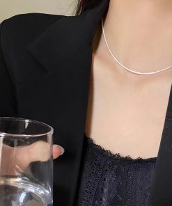 Trendy Minimalist Shimmering Necklace 2025 - High-End Simple Chain Design for Cool Style Lovers