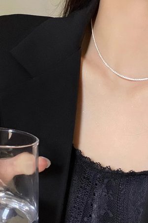 Trendy Minimalist Shimmering Necklace 2025 - High-End Simple Chain Design for Cool Style Lovers