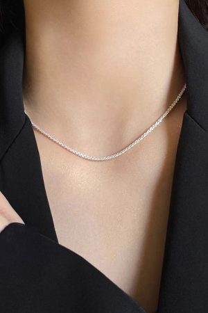 Trendy Minimalist Shimmering Necklace 2025 - High-End Simple Chain Design for Cool Style Lovers