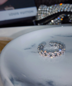 Trendy Minimalist Women's Open Ring with Sparkling Diamonds - High-End Light Luxury Niche Design for 2025