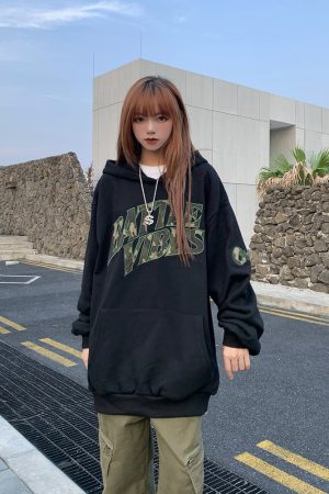 Trendy Oversized Hip Hop Couple Sweatshirt for Women and Men, INS Style, Casual Loose Fit, Urban Fashion, Streetwear
