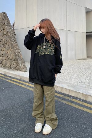 Trendy Oversized Hip Hop Couple Sweatshirt for Women and Men, INS Style, Casual Loose Fit, Urban Fashion, Streetwear