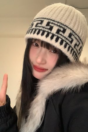 Trendy Oversized Retro Jacquard Knitted Wool Hat for Women - Warm Ear Protection, Full Coverage, Face-Slimming Autumn & Winter Fashion