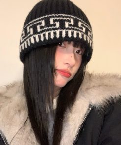 Trendy Oversized Retro Jacquard Knitted Wool Hat for Women - Warm Ear Protection, Full Coverage, Face-Slimming Autumn & Winter Fashion