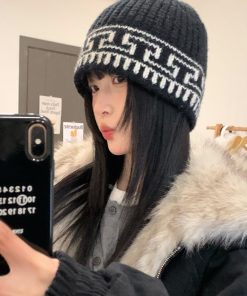 Trendy Oversized Retro Jacquard Knitted Wool Hat for Women - Warm Ear Protection, Full Coverage, Face-Slimming Autumn & Winter Fashion