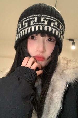 Trendy Oversized Retro Jacquard Knitted Wool Hat for Women - Warm Ear Protection, Full Coverage, Face-Slimming Autumn & Winter Fashion
