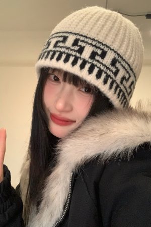 Trendy Oversized Retro Jacquard Knitted Wool Hat for Women - Warm Ear Protection, Full Coverage, Face-Slimming Autumn & Winter Fashion