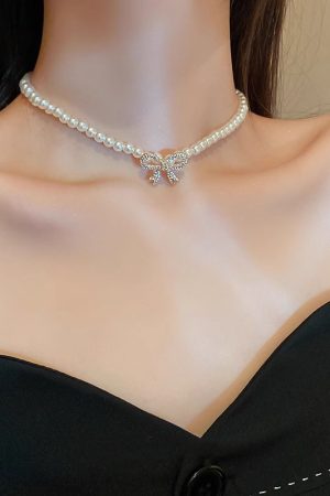 Trendy Pearl Bowknot Necklace for Women - Light Luxury Clavicle Chain, High-End Niche Design Accessory for 2025 Fashion