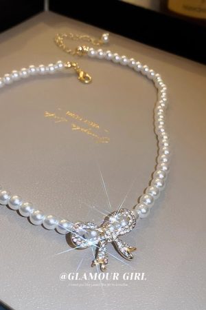 Trendy Pearl Bowknot Necklace for Women - Light Luxury Clavicle Chain, High-End Niche Design Accessory for 2025 Fashion