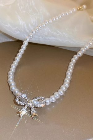 Trendy Pearl Bowknot Necklace for Women - Light Luxury Clavicle Chain, High-End Niche Design Accessory for 2025 Fashion