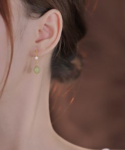 Trendy Pearl Ear Clip Earrings for Women, No Piercing Required, 2025 Ancient Style High-End Niche Design Ear Studs