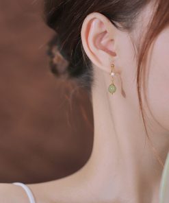 Trendy Pearl Ear Clip Earrings for Women, No Piercing Required, 2025 Ancient Style High-End Niche Design Ear Studs