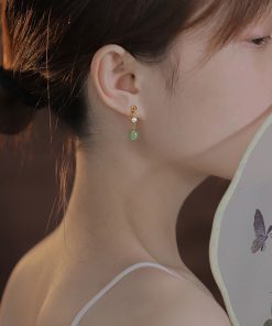 Trendy Pearl Ear Clip Earrings for Women, No Piercing Required, 2025 Ancient Style High-End Niche Design Ear Studs