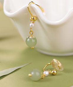 Trendy Pearl Ear Clip Earrings for Women, No Piercing Required, 2025 Ancient Style High-End Niche Design Ear Studs