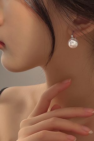 Trendy Pearl Earrings for Women, 2025 Stylish Lightweight Ear Clips, High-End Luxury Accessories, Chic Fashion Jewelry