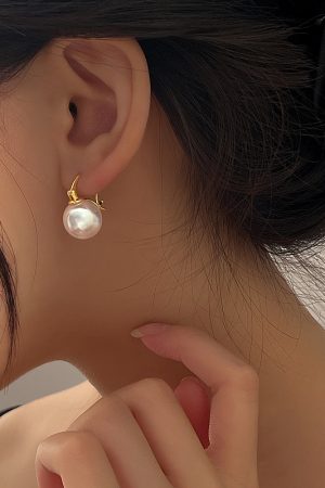 Trendy Pearl Earrings for Women, 2025 Stylish Lightweight Ear Clips, High-End Luxury Accessories, Chic Fashion Jewelry