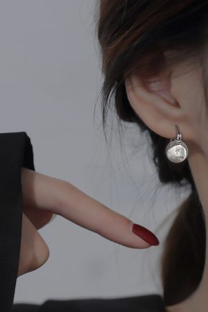 Trendy Pearl Earrings for Women, 2025 Stylish Lightweight Ear Clips, High-End Luxury Accessories, Chic Fashion Jewelry