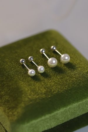 Trendy Pearl Stud Earrings 2025 - Elegant Ear Cuff Design for Women, Chic and High-End Fashion Accessory