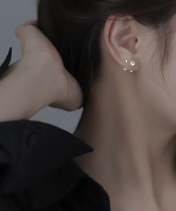 Trendy Pearl Stud Earrings 2025 - Elegant Ear Cuff Design for Women, Chic and High-End Fashion Accessory