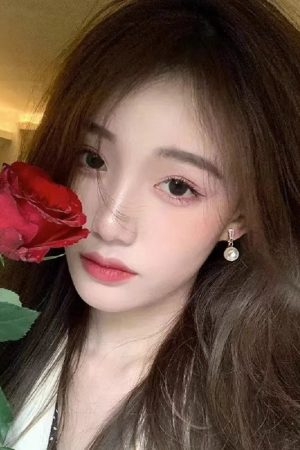 Trendy Pearl Stud Earrings for Women - 2025 French Light Luxury Design for Ear Piercings, High-End Niche Fashion Accessory