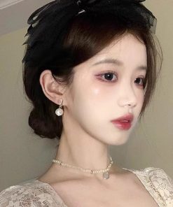 Trendy Pearl Stud Earrings for Women - 2025 French Light Luxury Design for Ear Piercings, High-End Niche Fashion Accessory