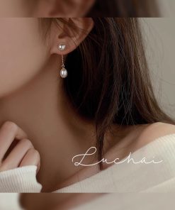 Trendy Pearl Stud Earrings for Women - Lightweight Luxury Design for Ear Piercings, Perfect for Autumn and Winter Fashion